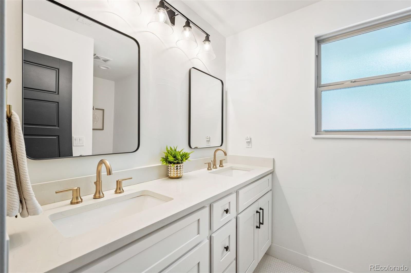 4951 W Ottawa Avenue