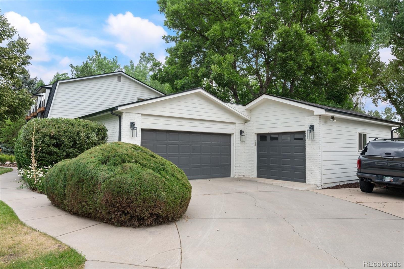 4951 W Ottawa Avenue