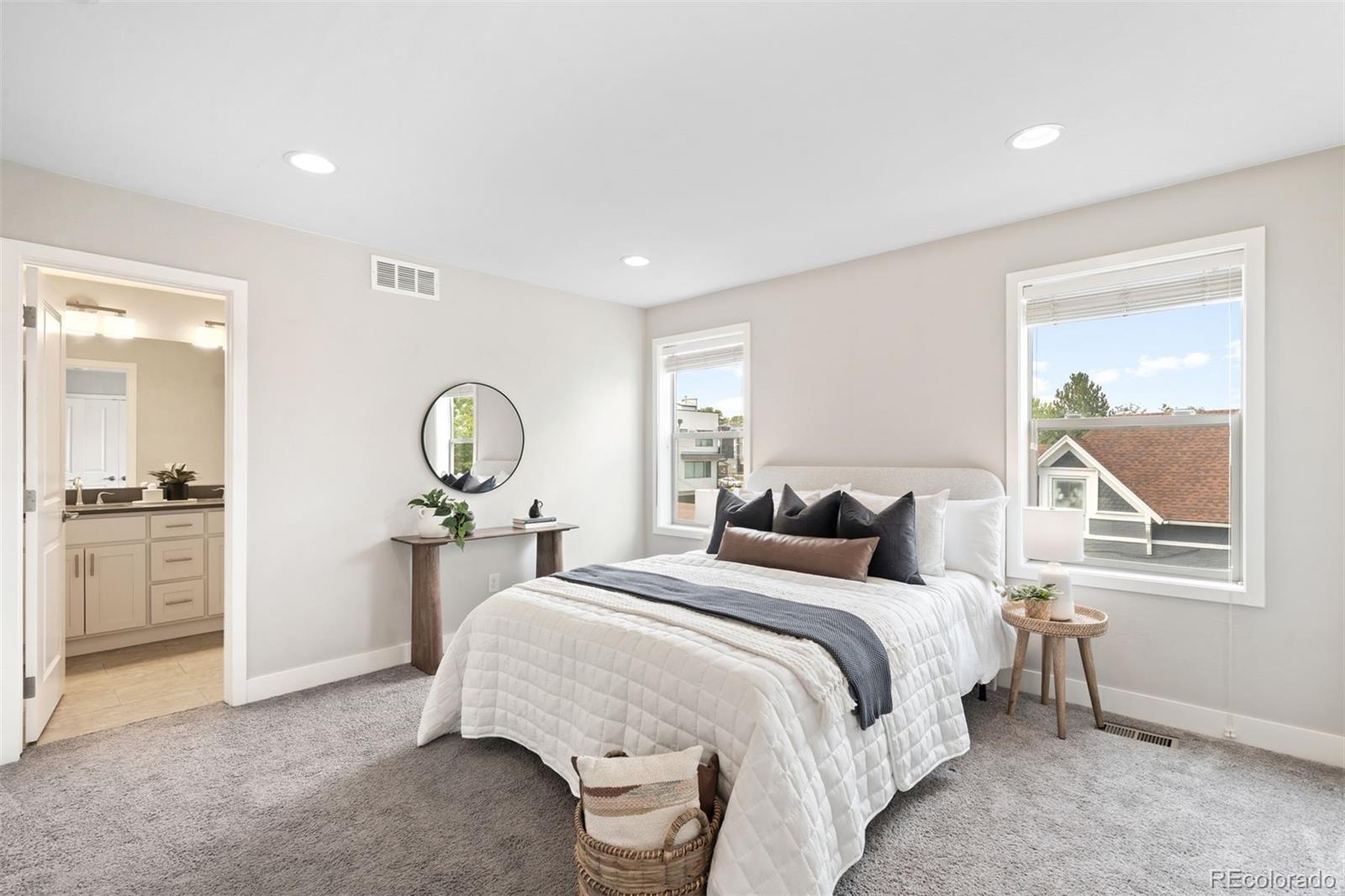 1721 N Hooker Street