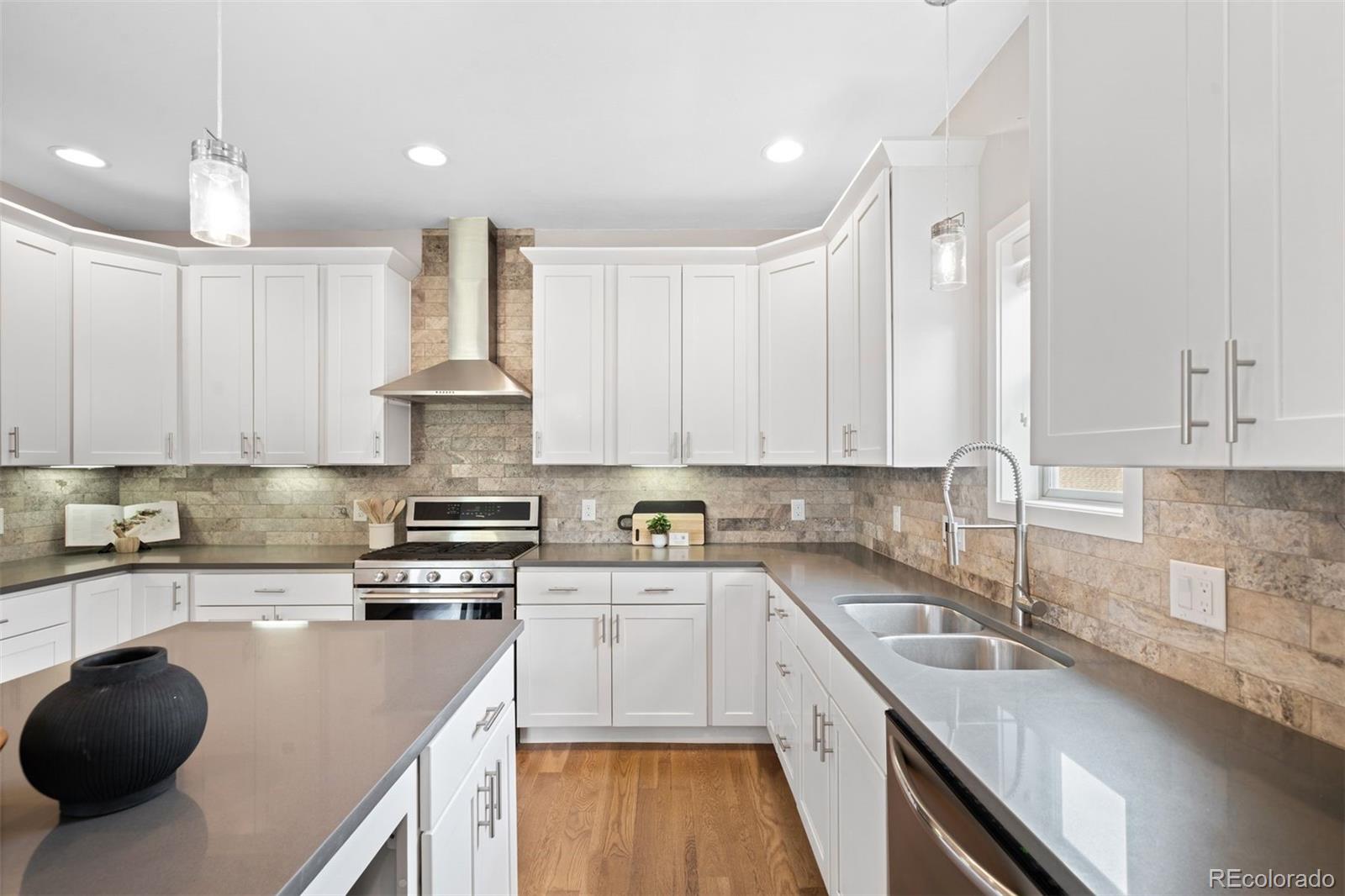 1721 N Hooker Street