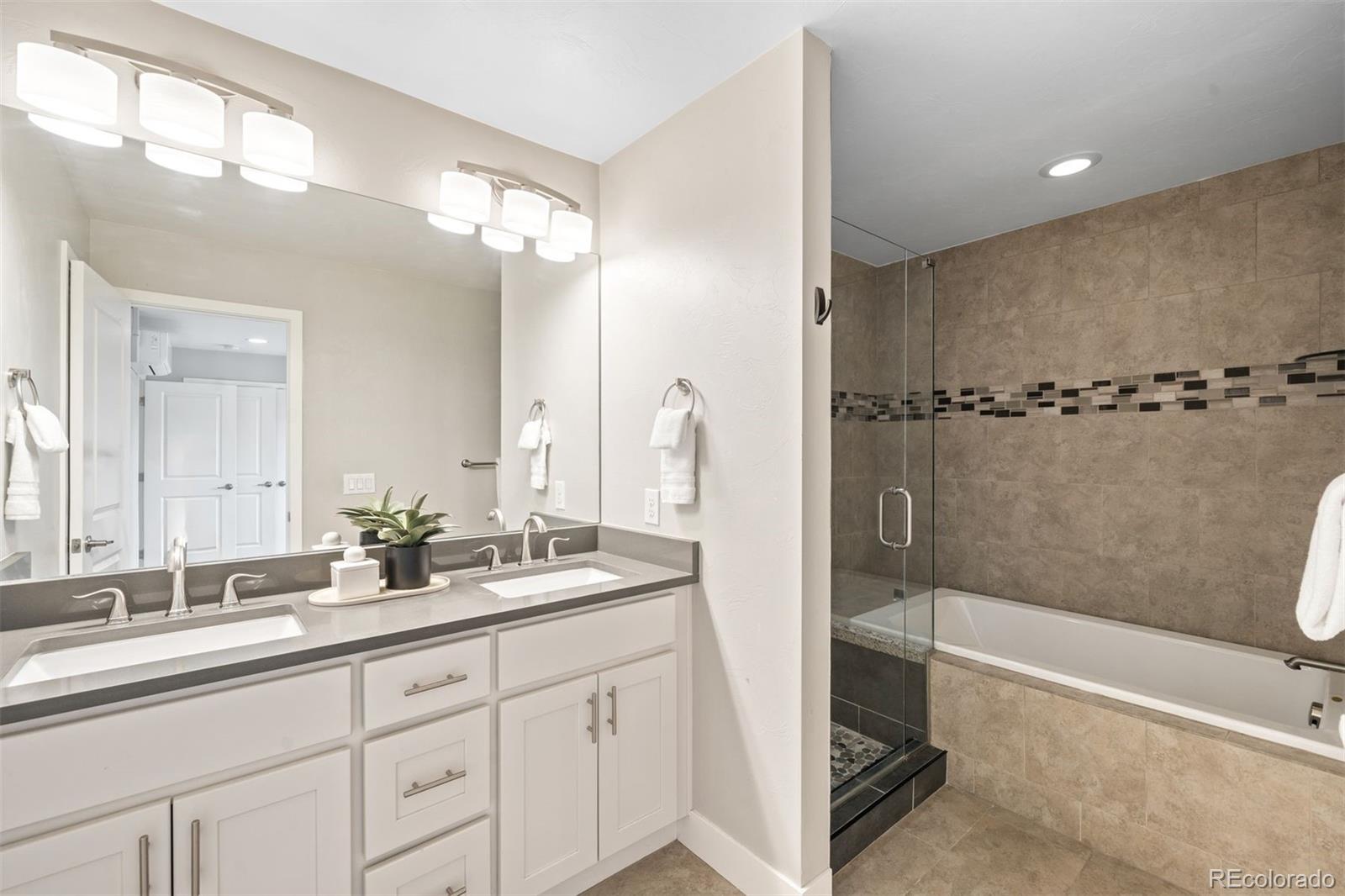 1721 N Hooker Street