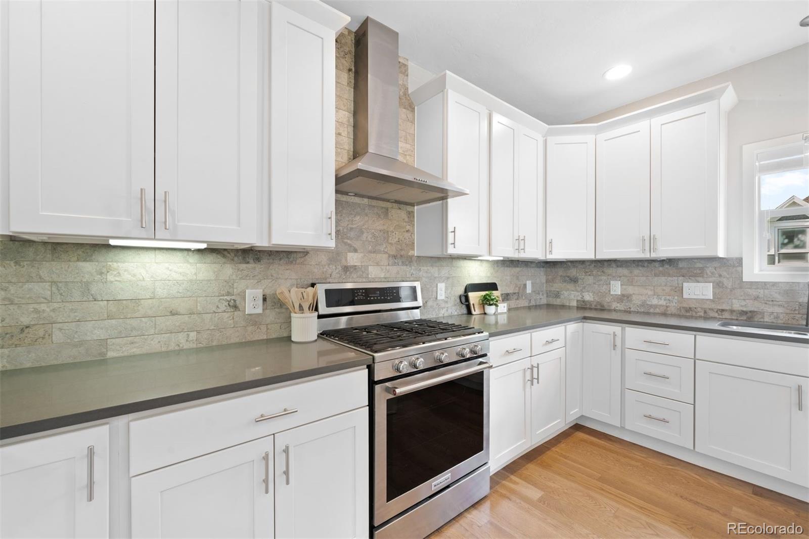 1721 N Hooker Street