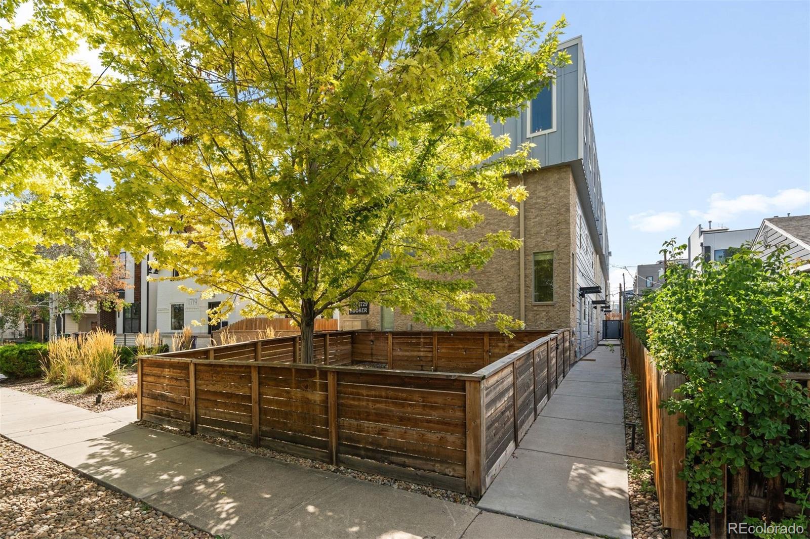 1721 N Hooker Street