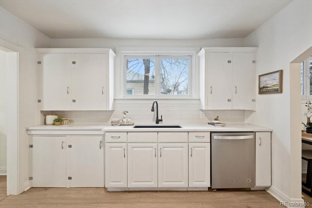 5359 S Windermere Street