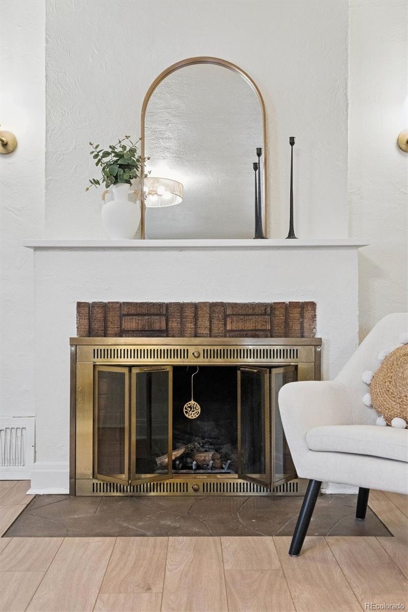 5359 S Windermere Street