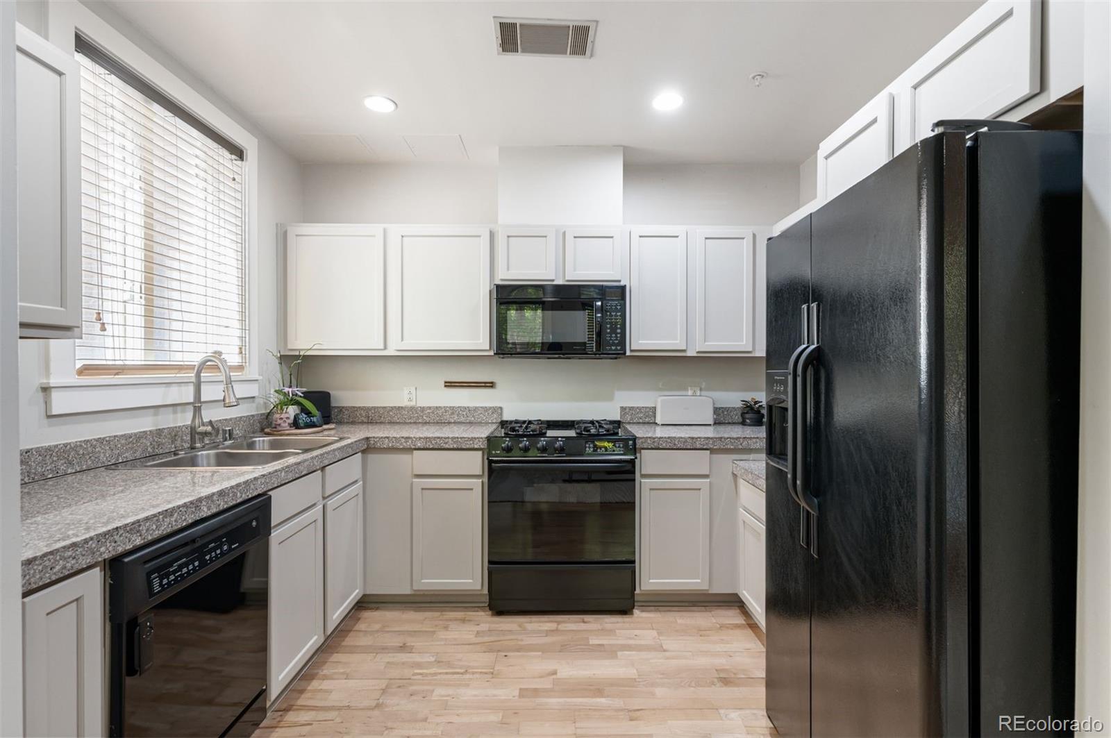 1630 N Clarkson Street Unit: 108