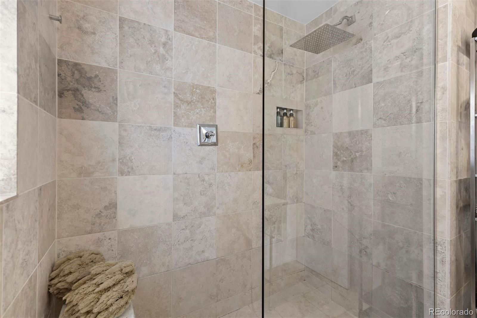 2510 N Monaco St Pkwy