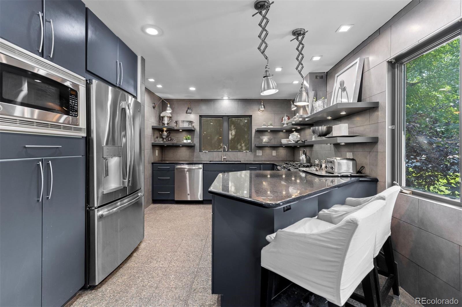 2510 N Monaco St Pkwy