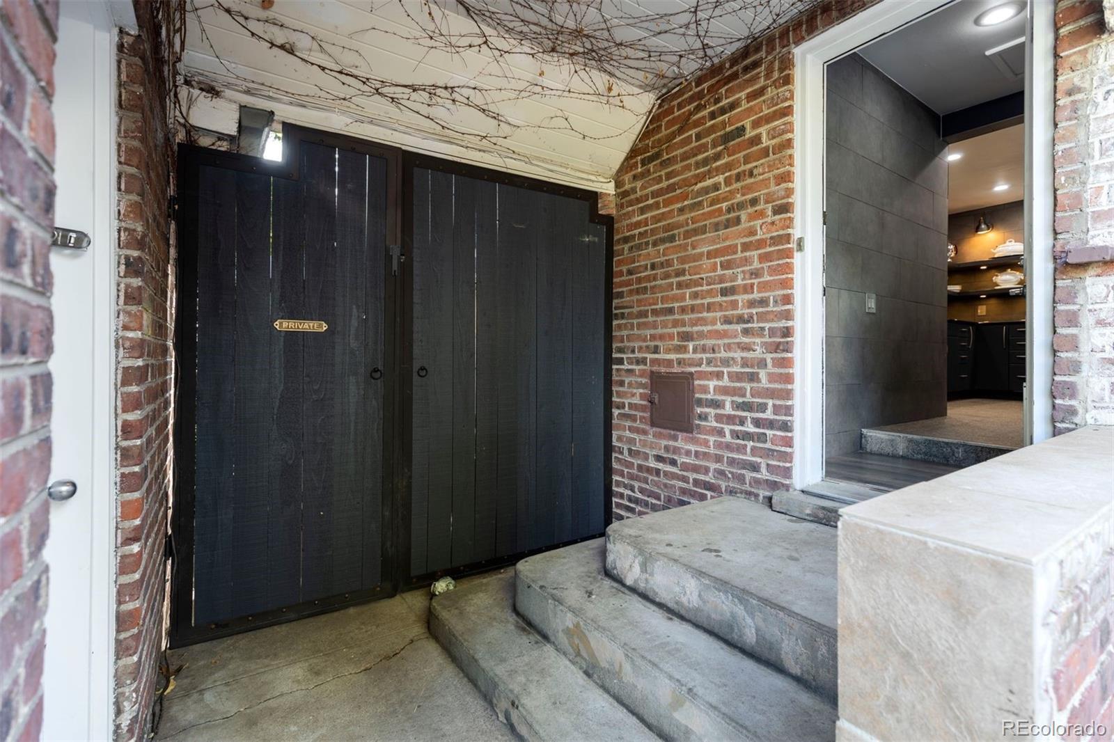 2510 N Monaco St Pkwy