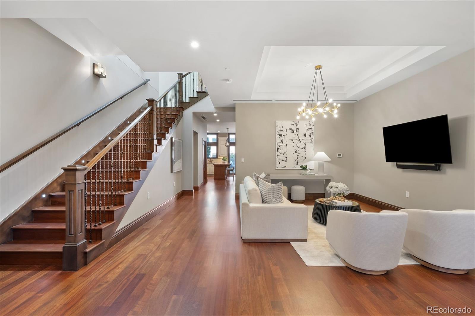 105 N Fillmore Street Unit: 203