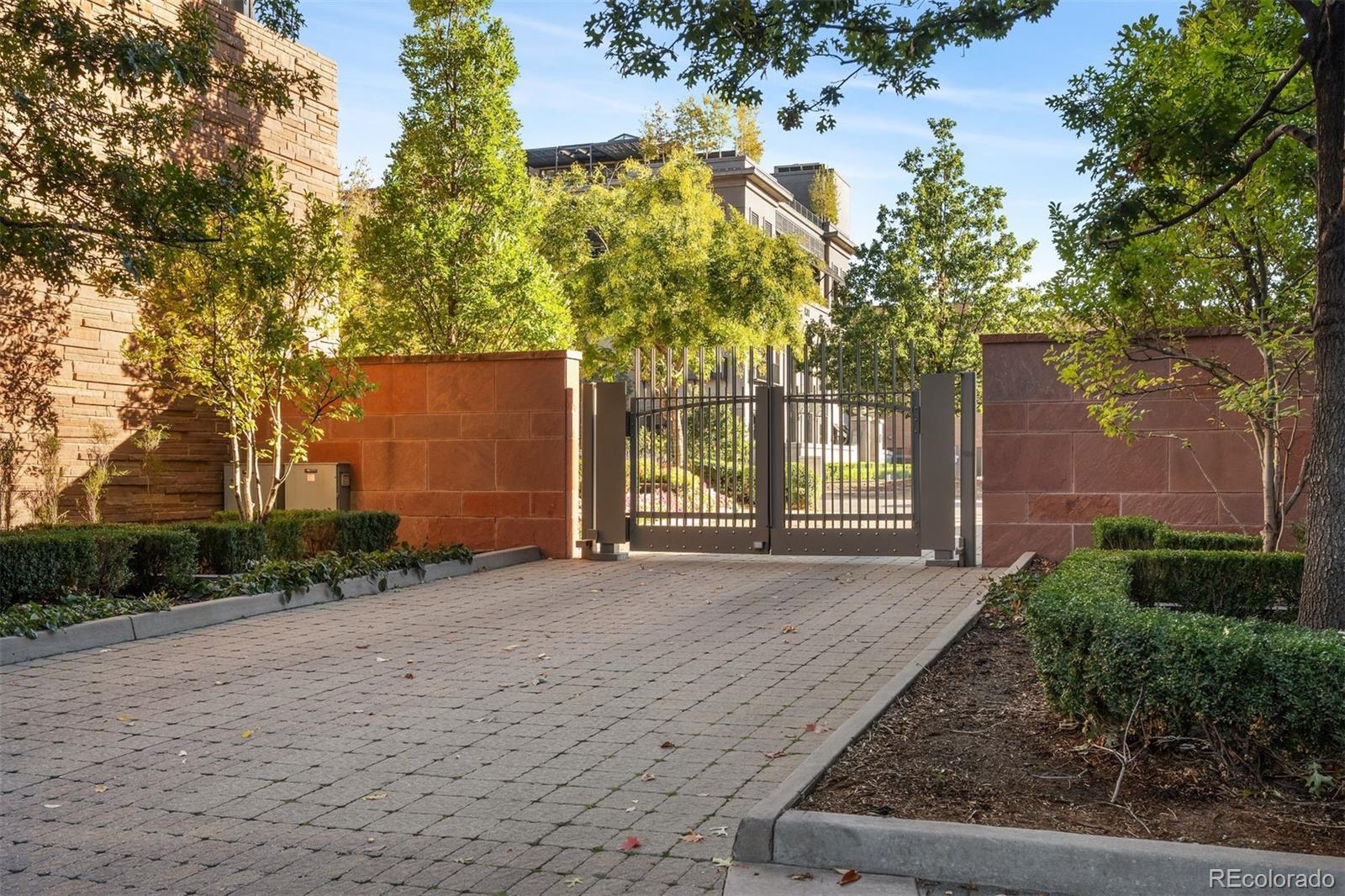105 N Fillmore Street Unit: 203