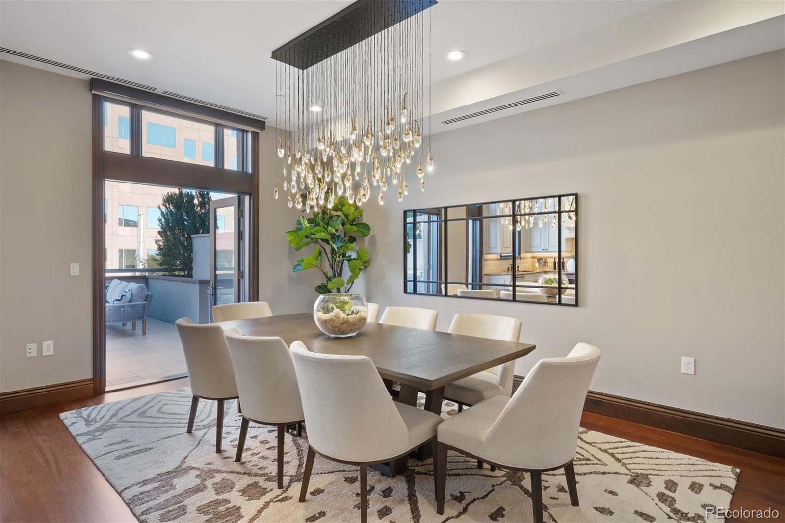 105 N Fillmore Street Unit: 203