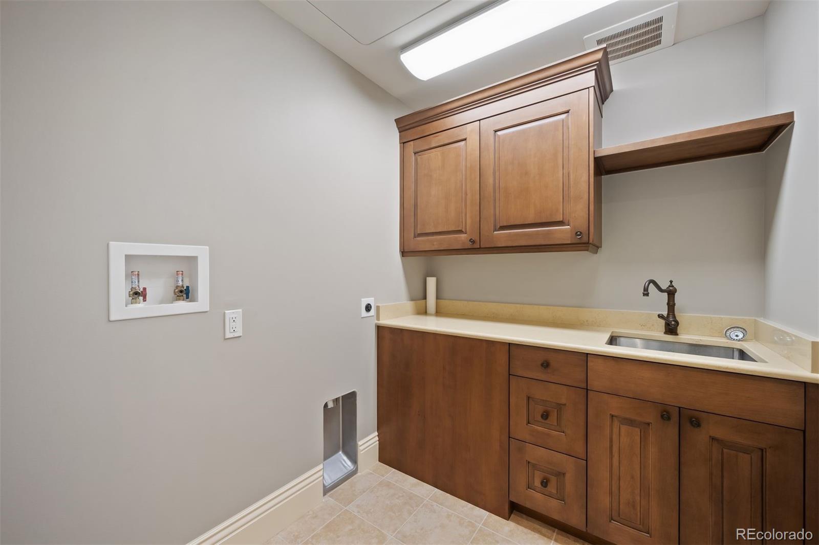105 N Fillmore Street Unit: 203