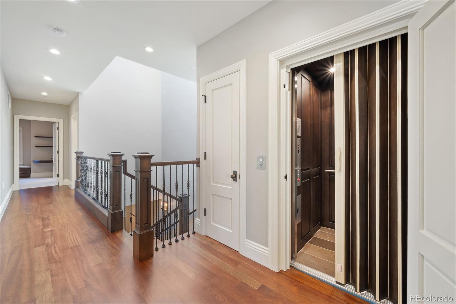 105 N Fillmore Street Unit: 203