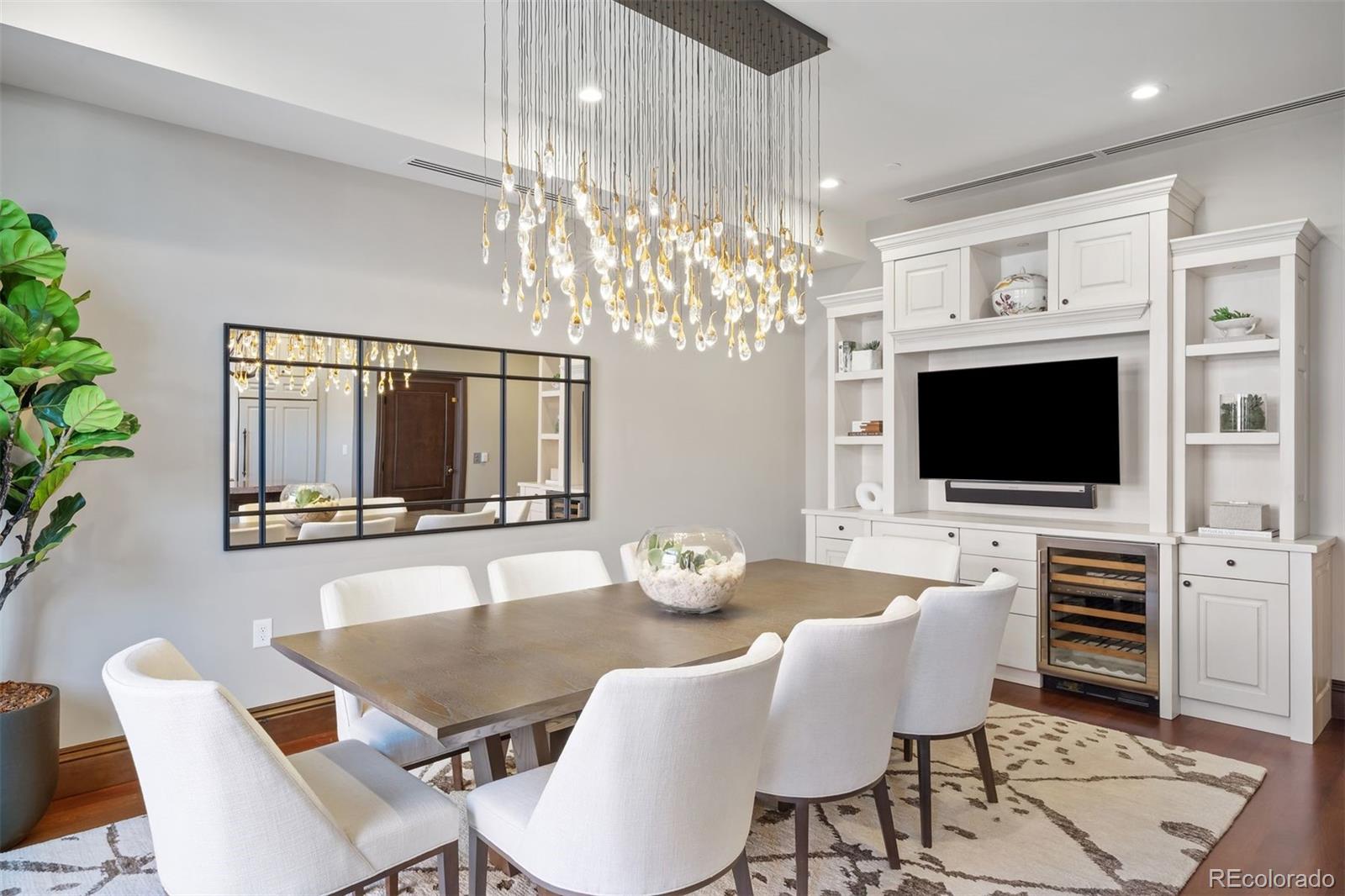 105 N Fillmore Street Unit: 203