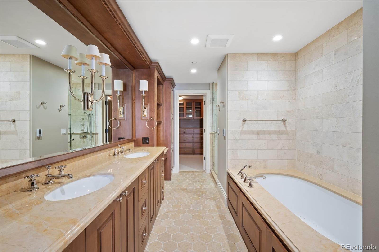105 N Fillmore Street Unit: 203