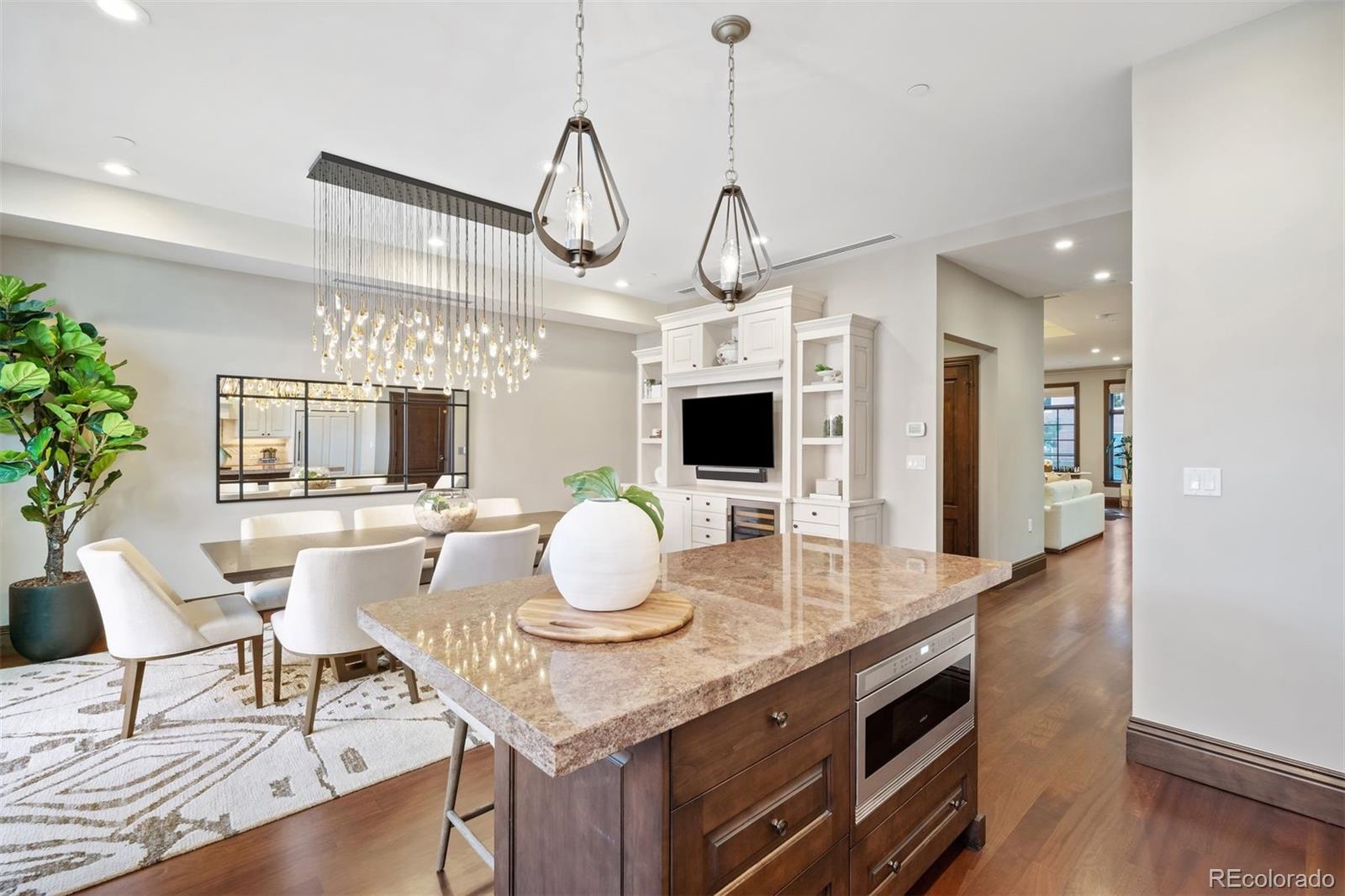 105 N Fillmore Street Unit: 203