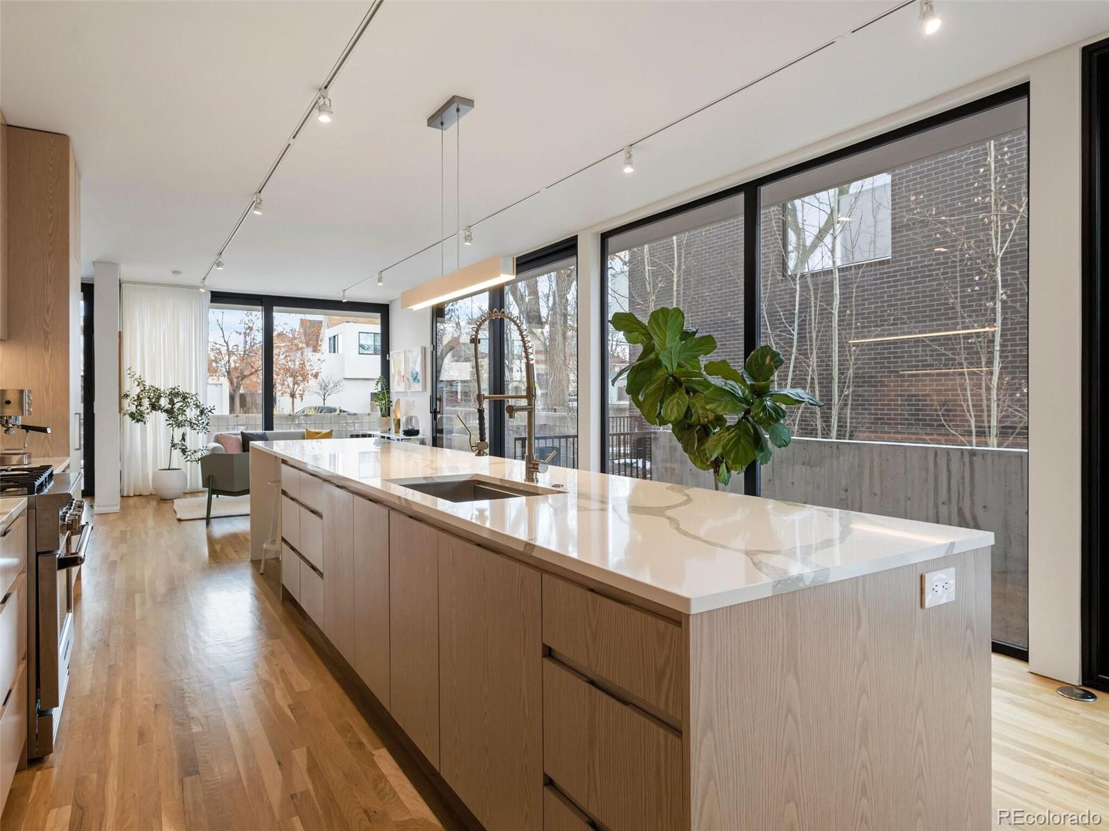 3115 N Humboldt Street