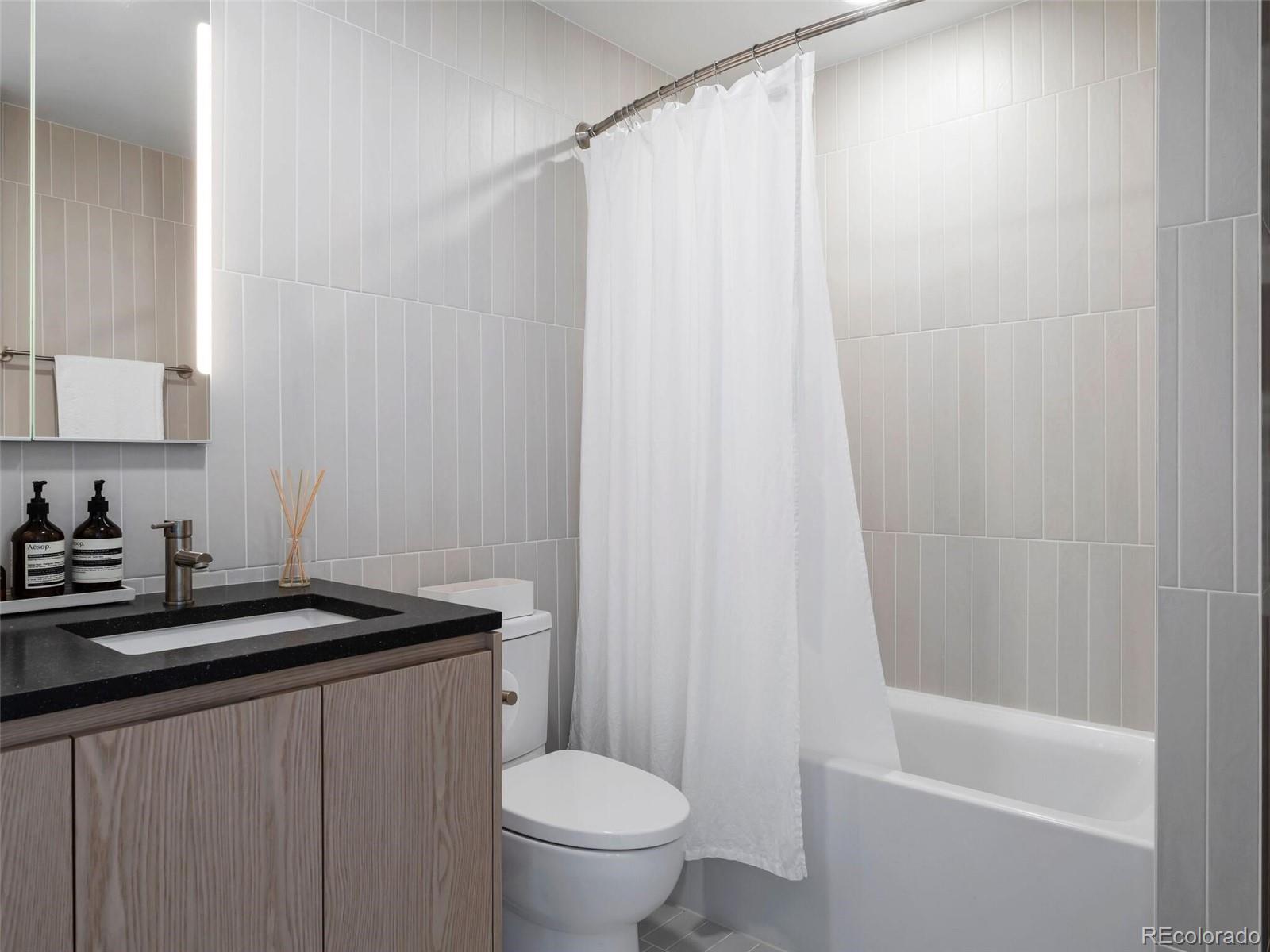 3115 N Humboldt Street