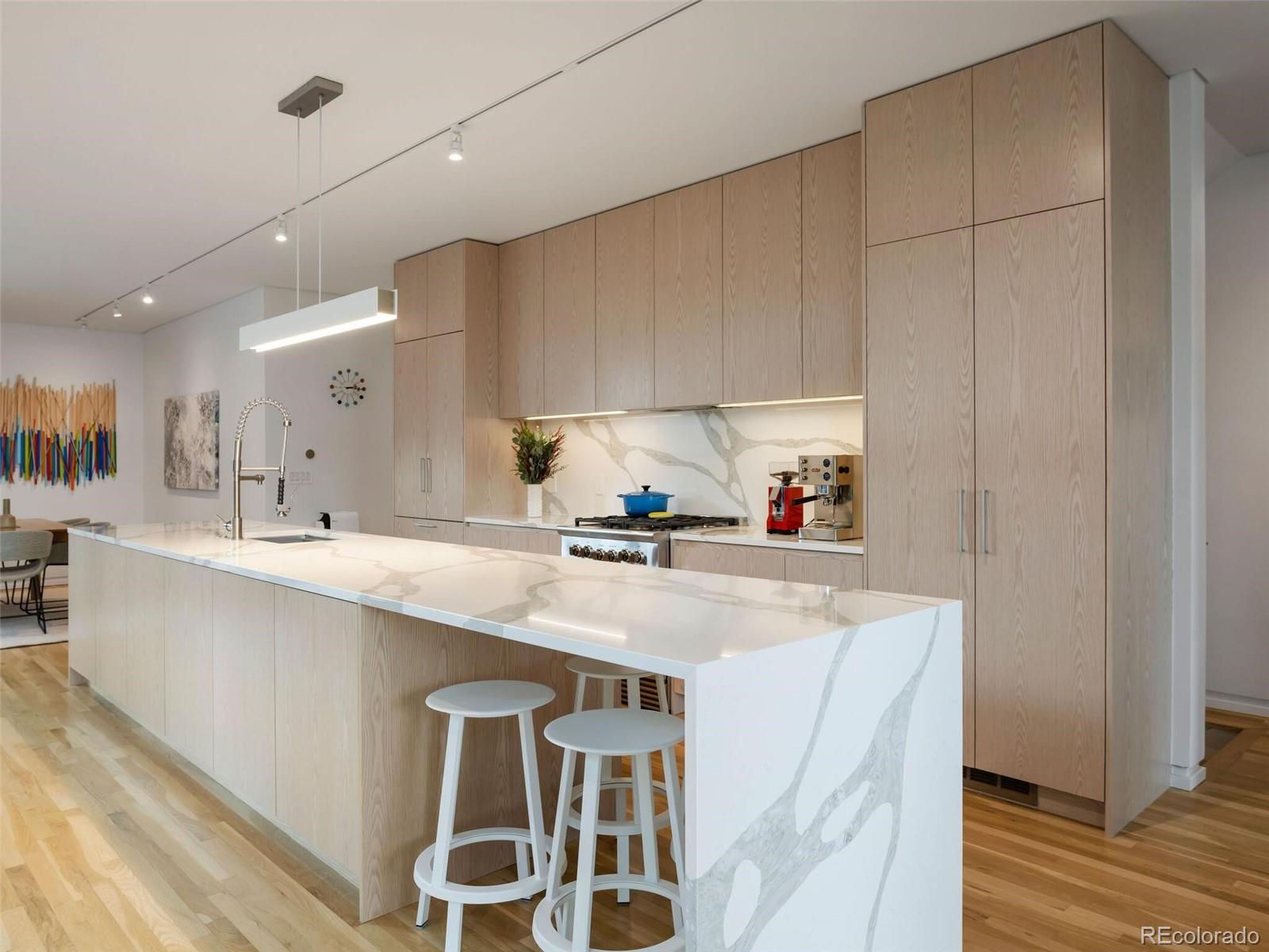 3115 N Humboldt Street