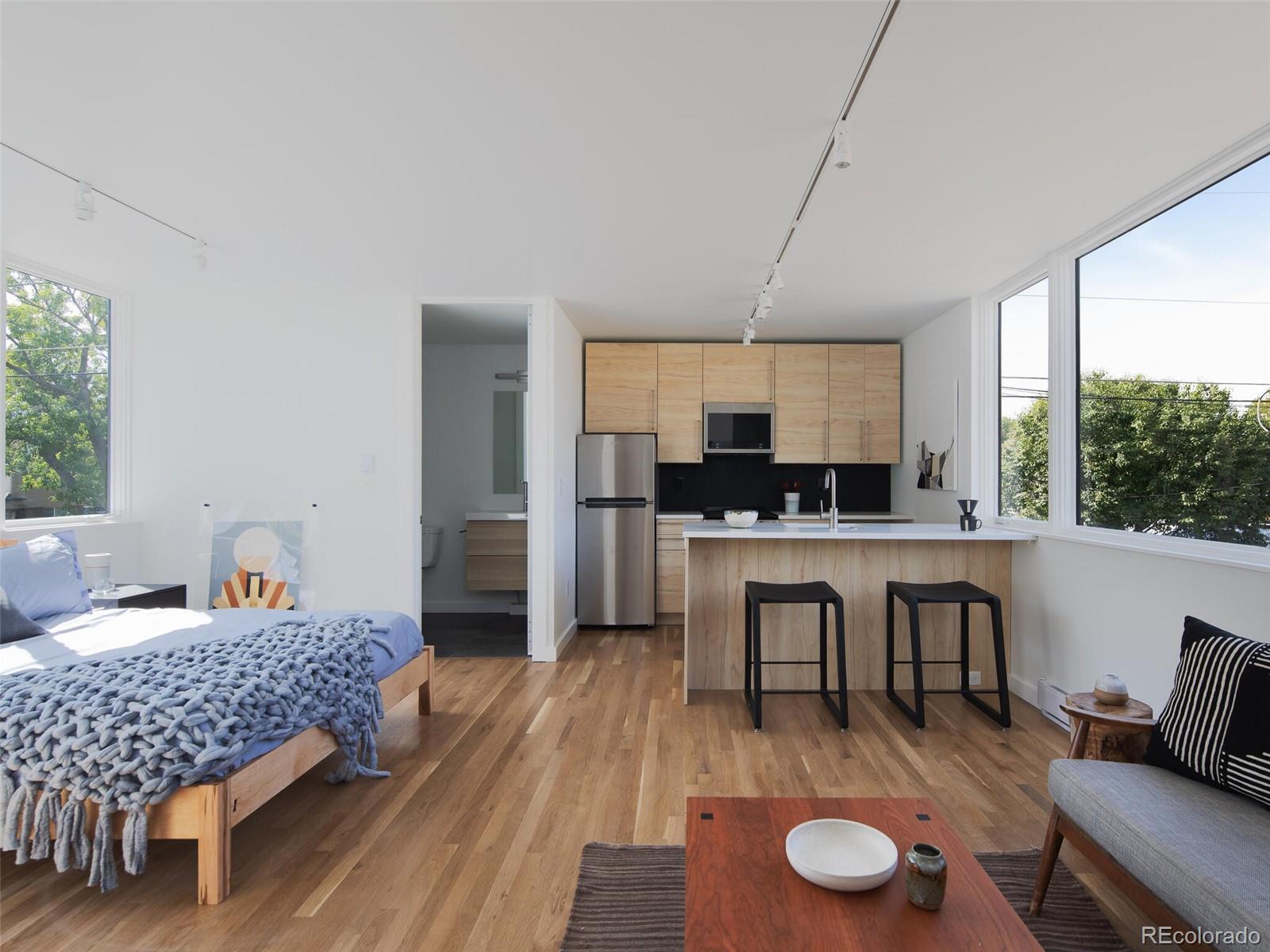 3115 N Humboldt Street