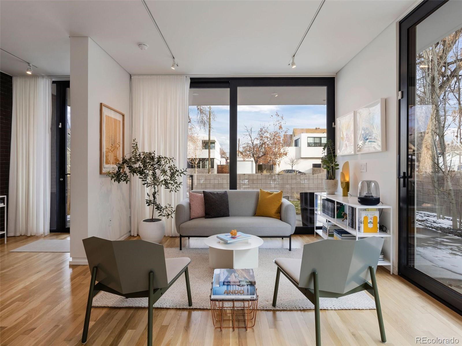 3115 N Humboldt Street