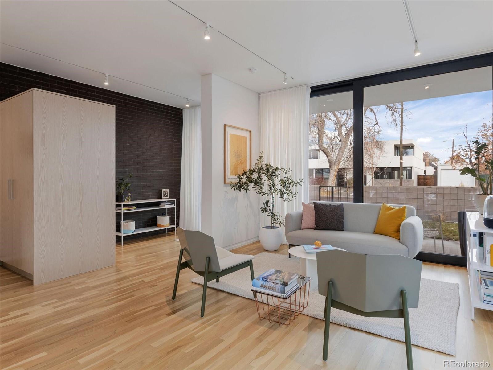 3115 N Humboldt Street