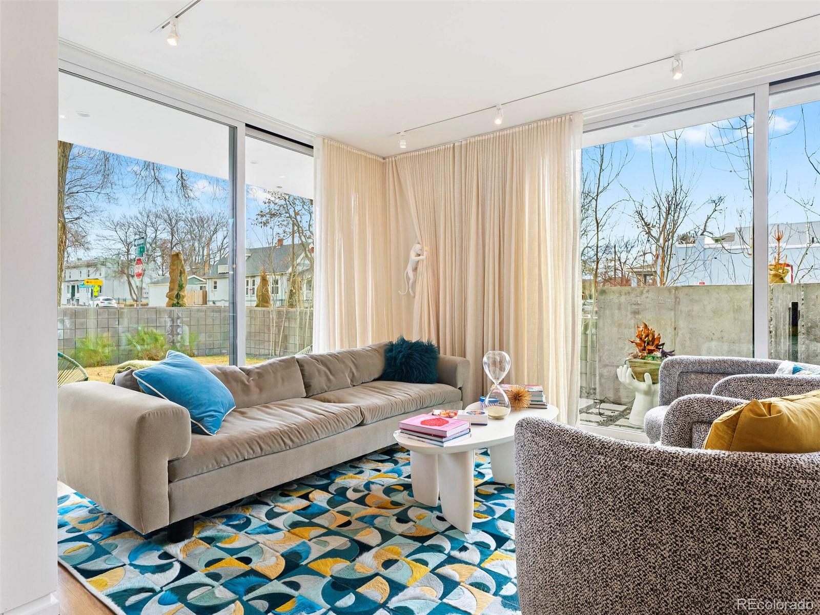 3115 N Humboldt Street