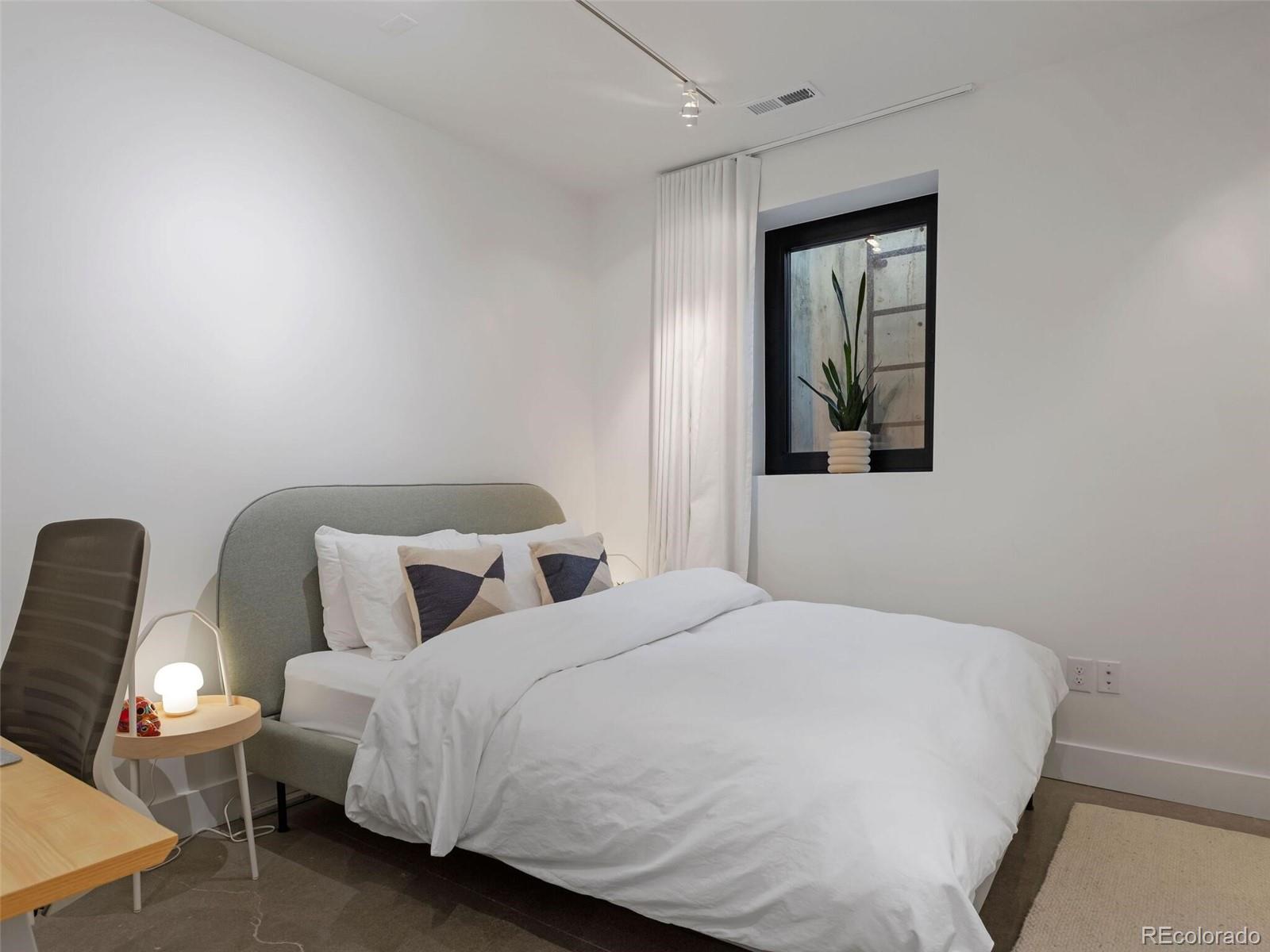 3115 N Humboldt Street