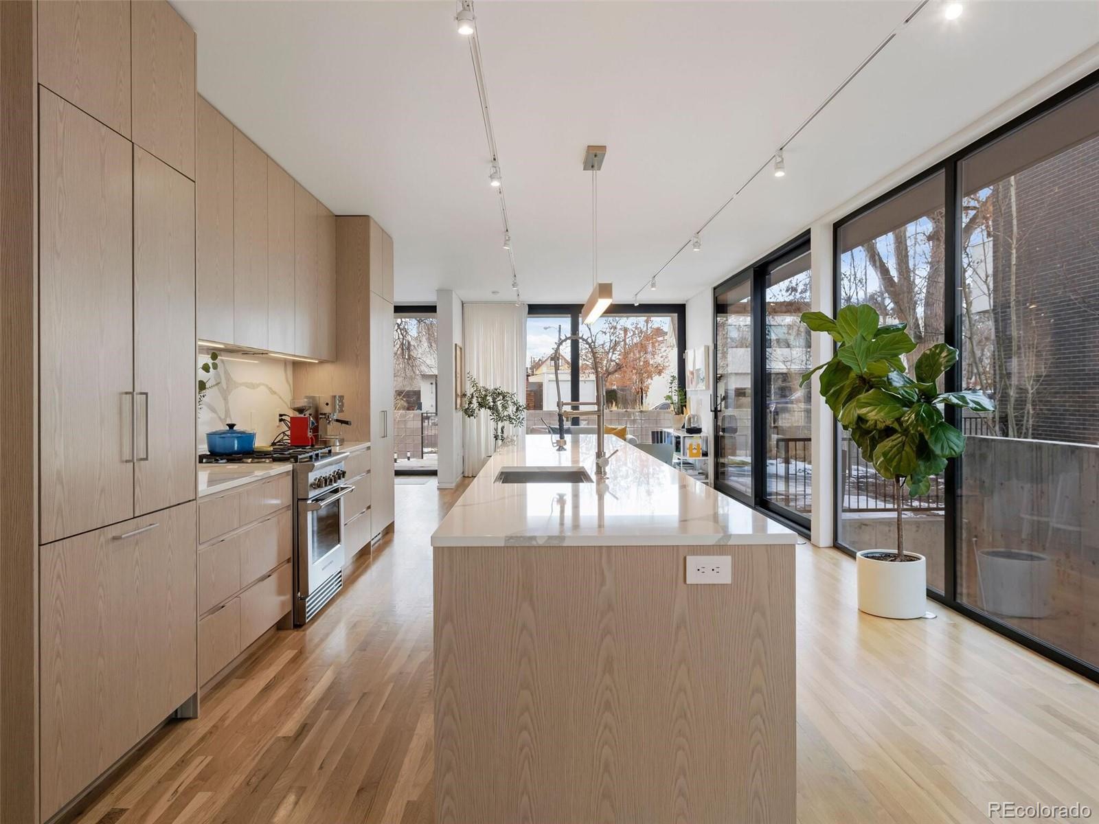 3115 N Humboldt Street