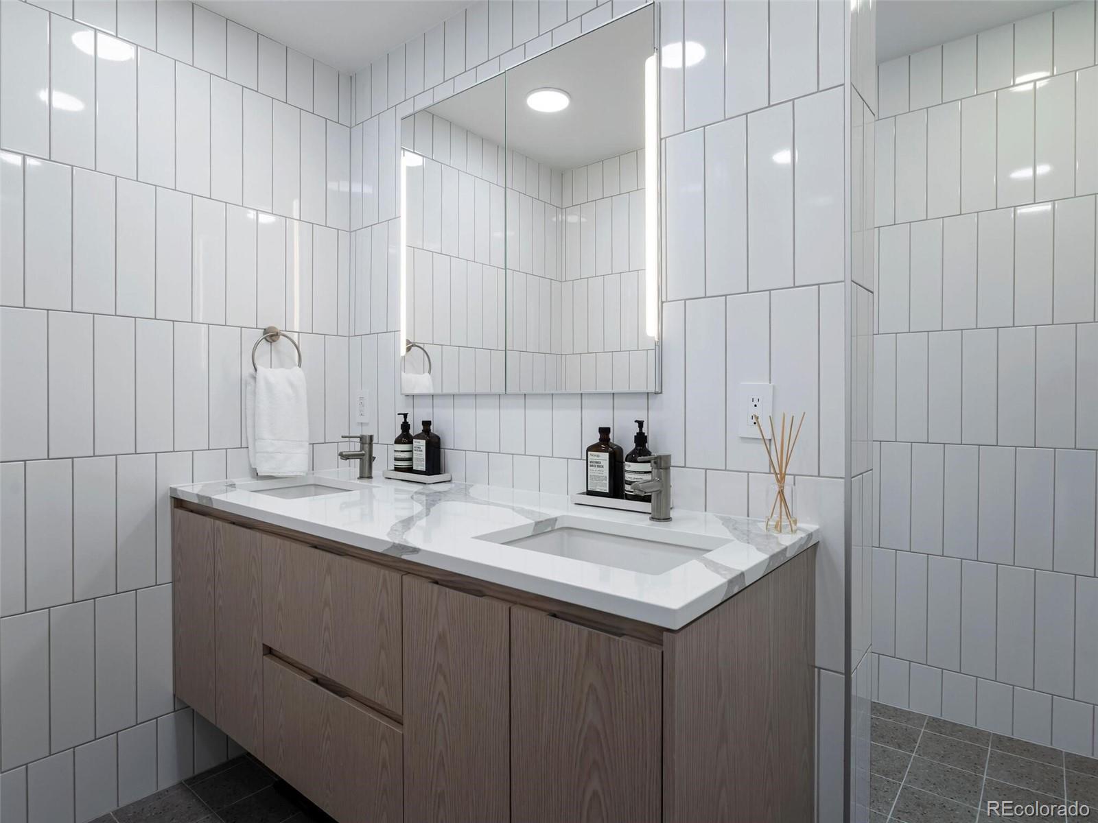 3115 N Humboldt Street