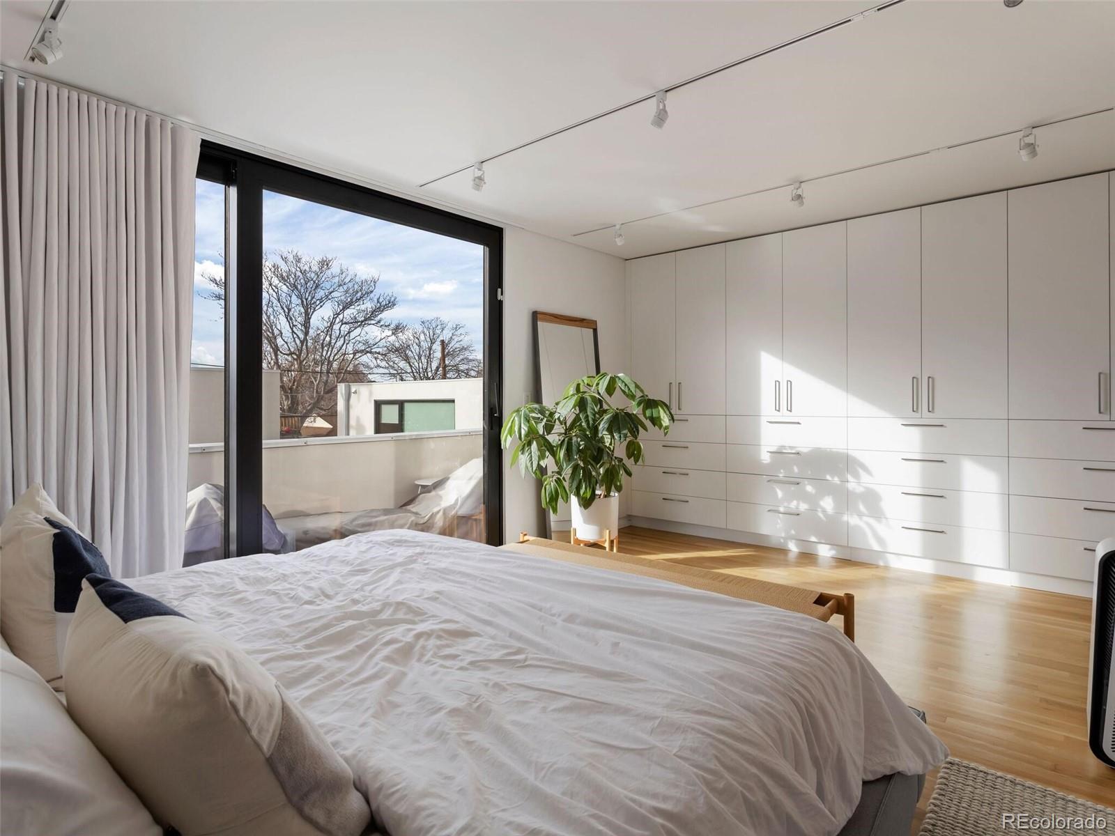 3115 N Humboldt Street