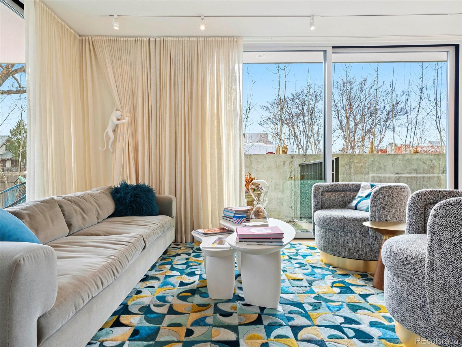 3115 N Humboldt Street