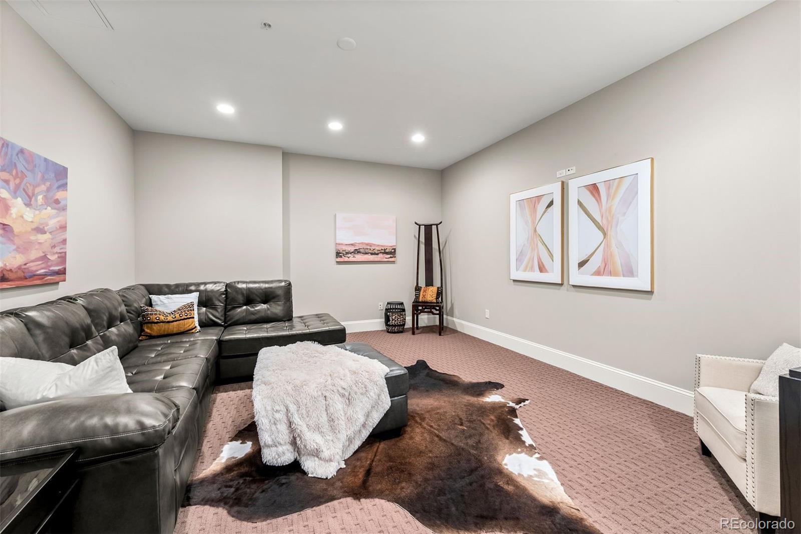 2001 Lincoln Street Unit: 2524