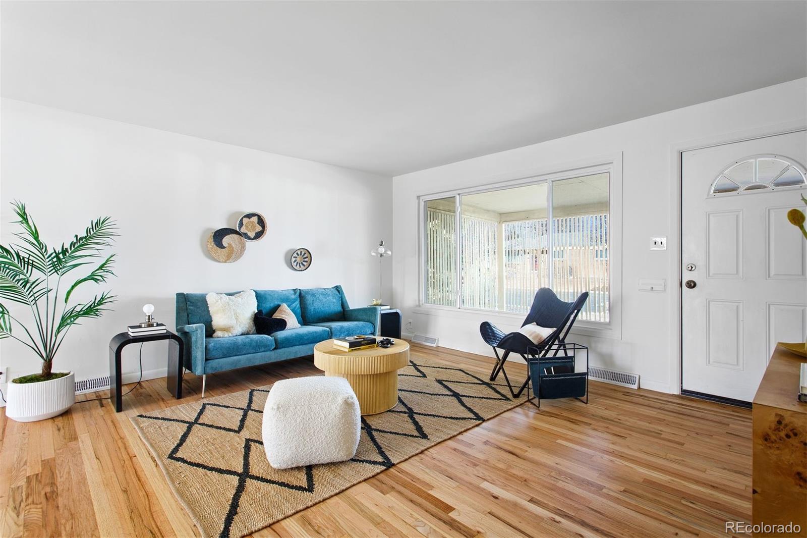 3036 W Monmouth Avenue