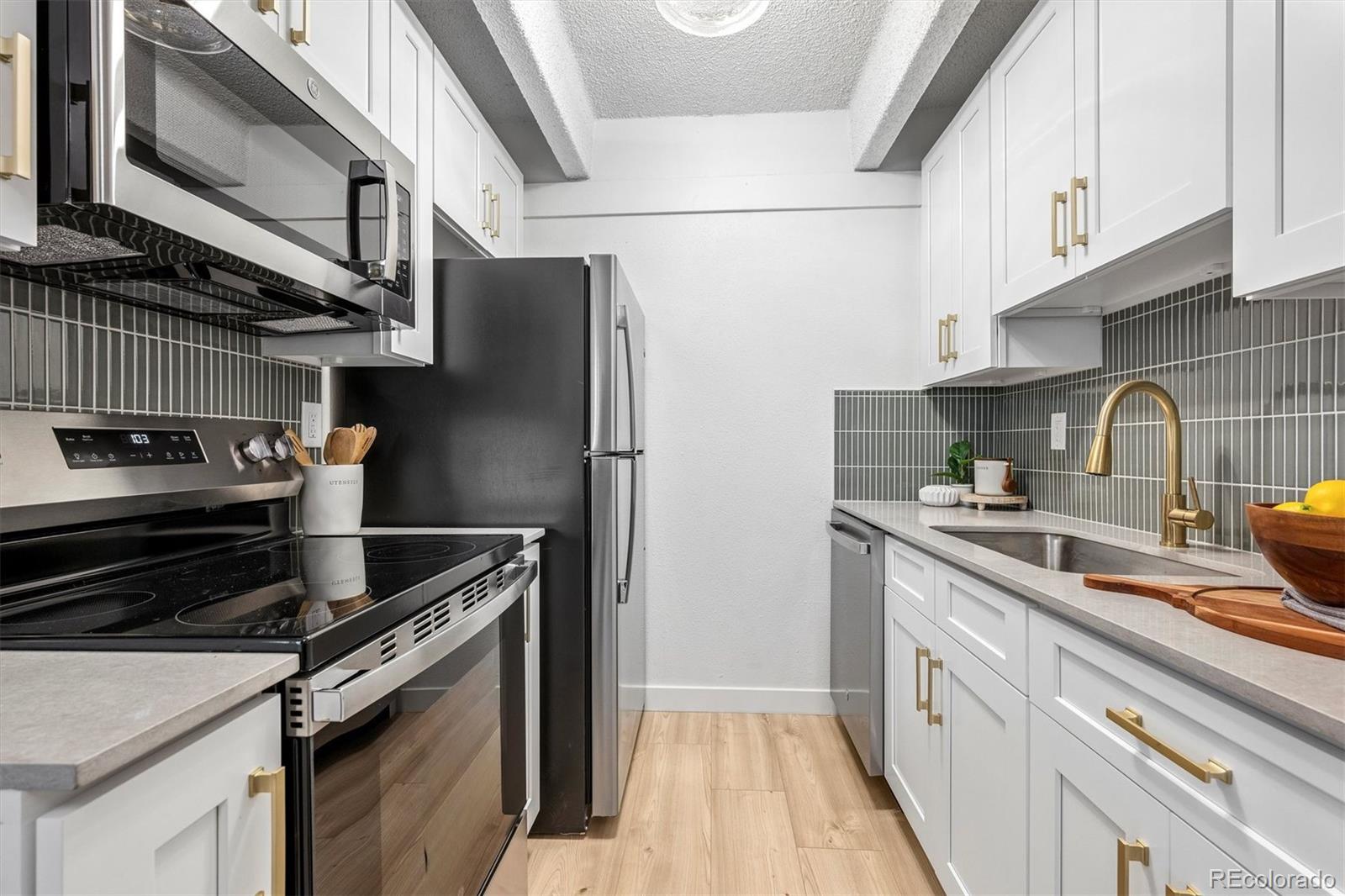 800 W Belleview Avenue Unit: 408