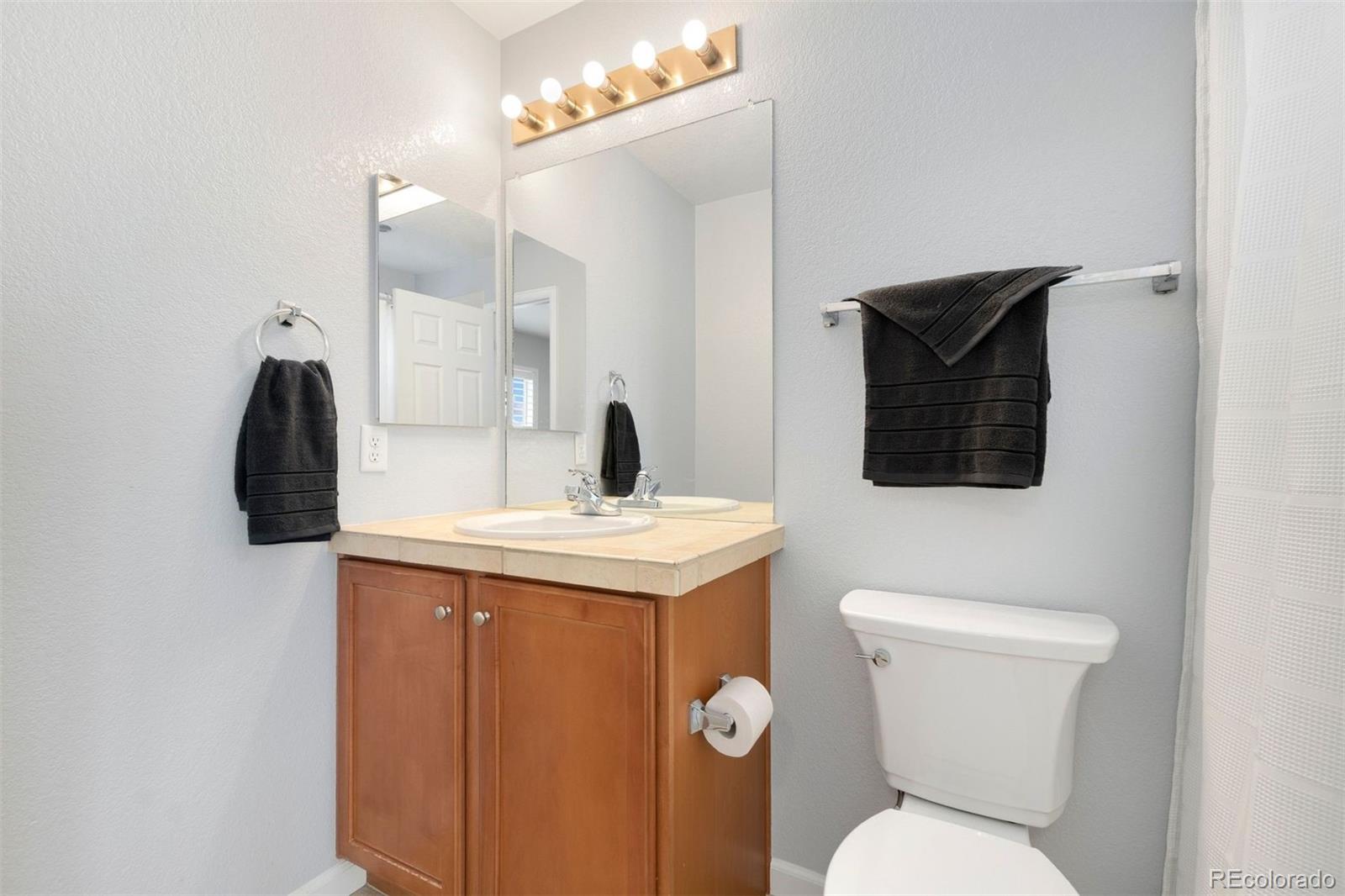 767 Roslyn Street Unit: 20