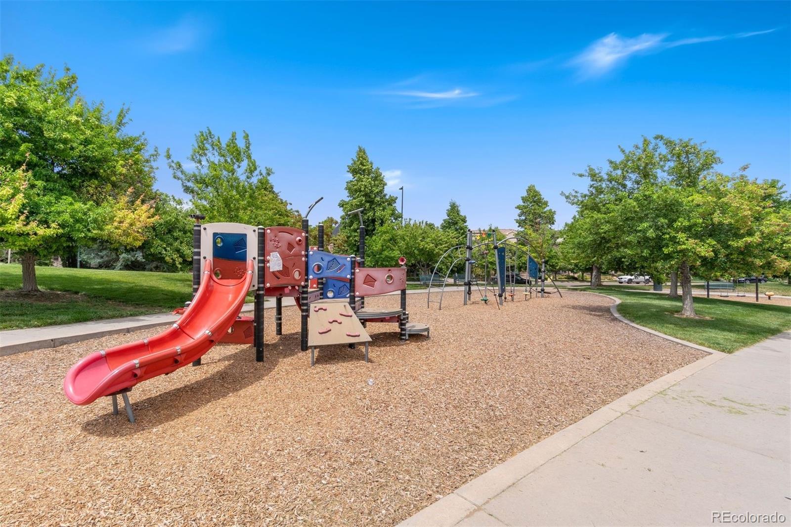 767 Roslyn Street Unit: 20