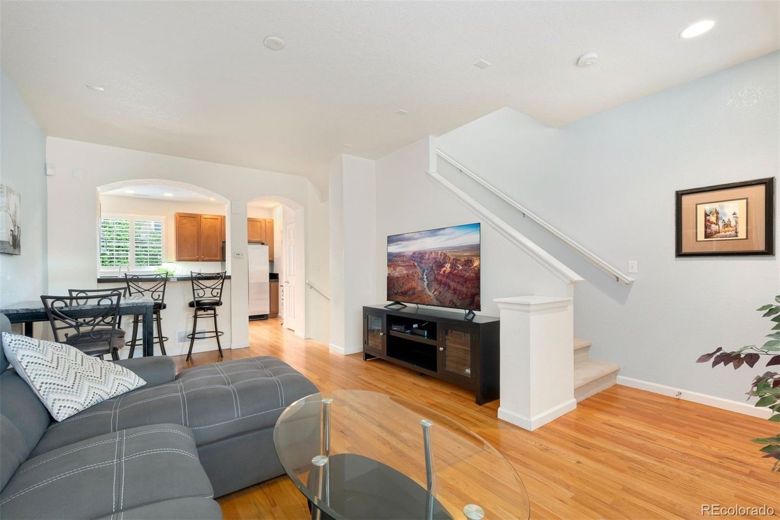 767 Roslyn Street Unit: 20