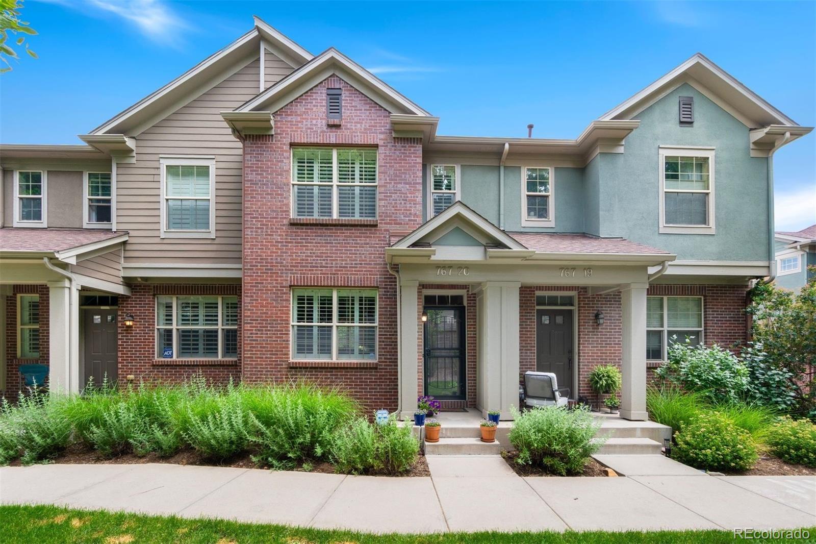 767 Roslyn Street Unit: 20