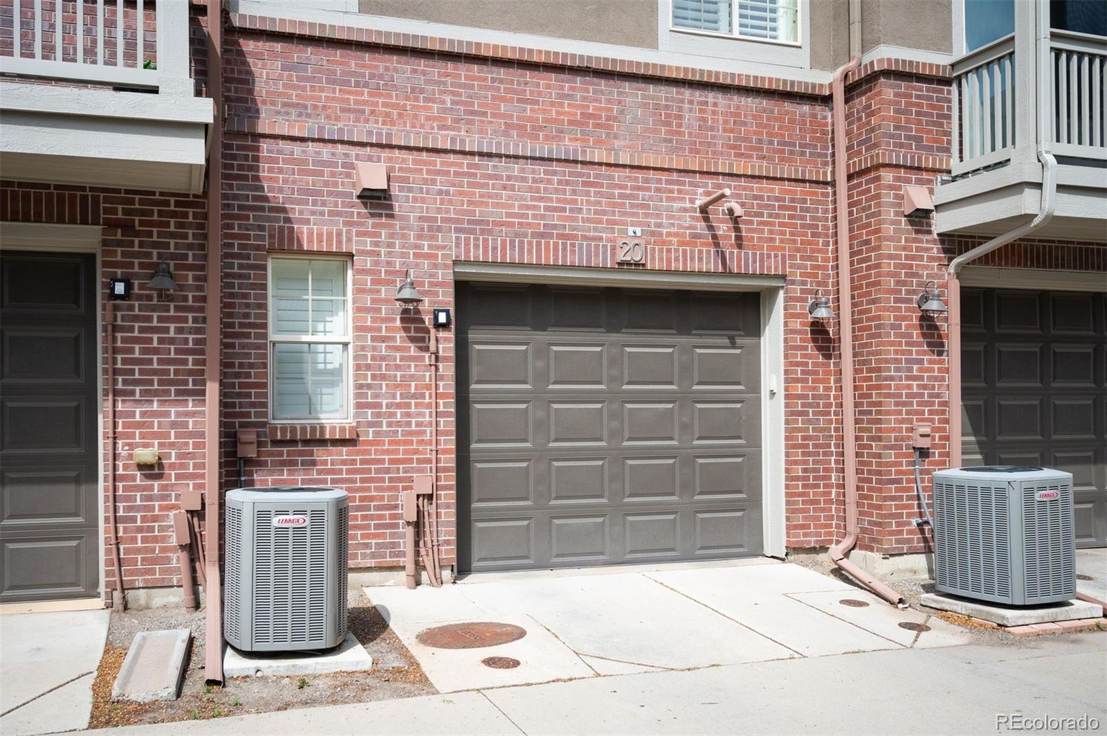 767 Roslyn Street Unit: 20