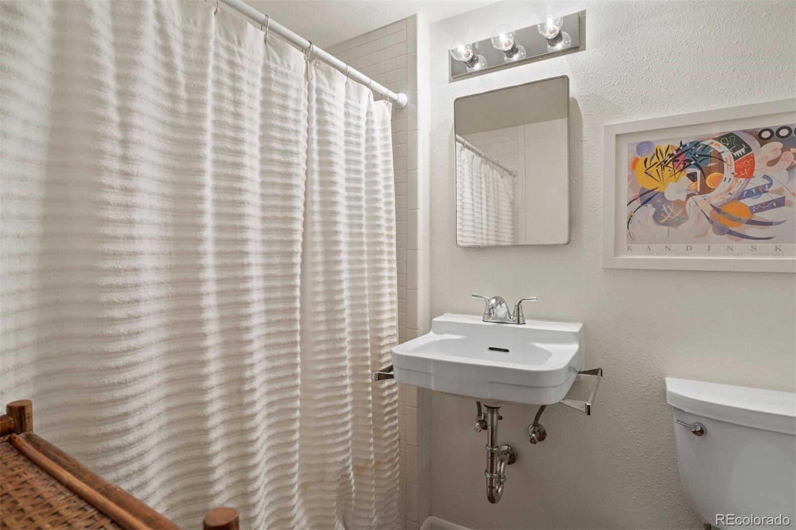 3435 E Virginia Avenue