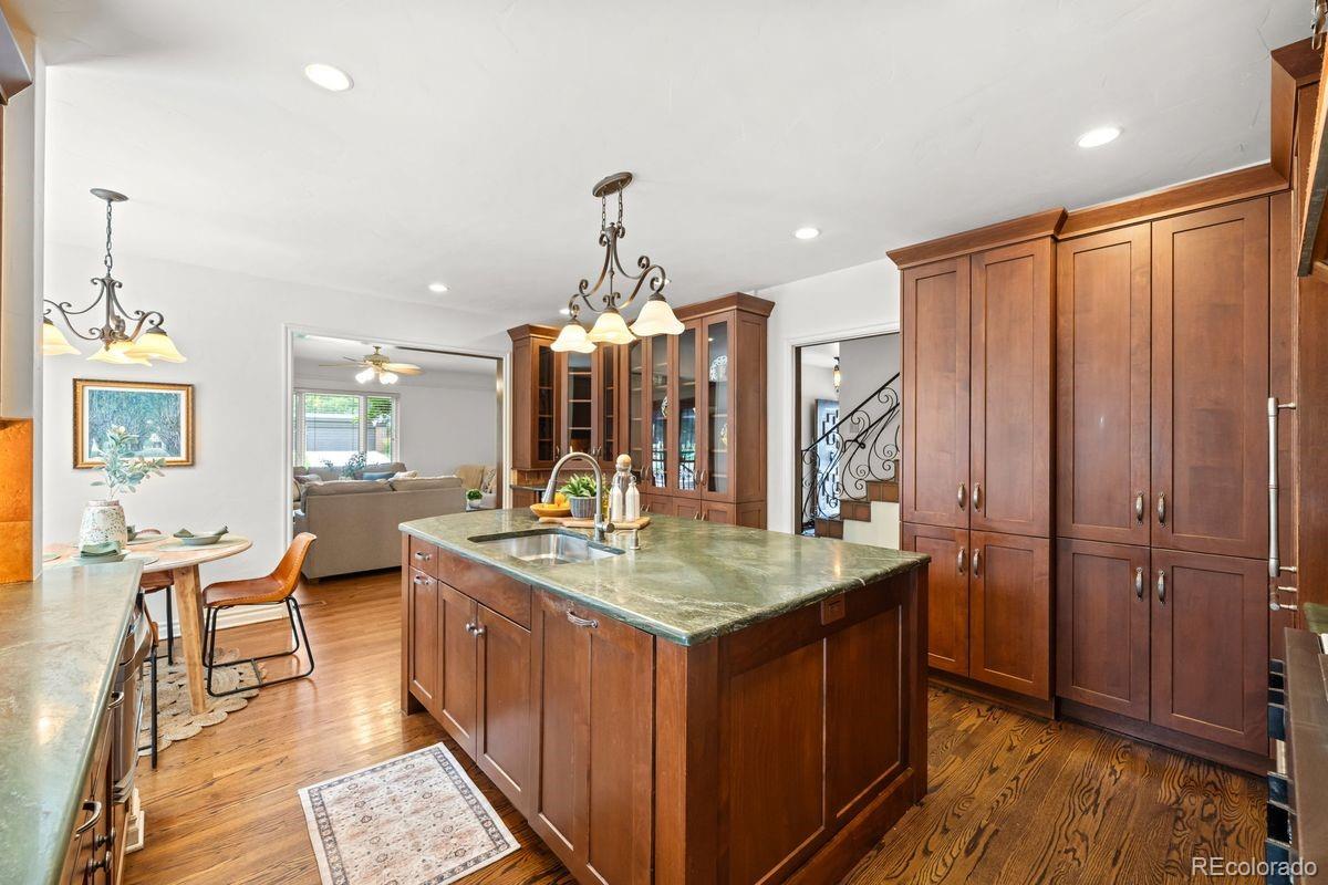 6 Ivy Lane