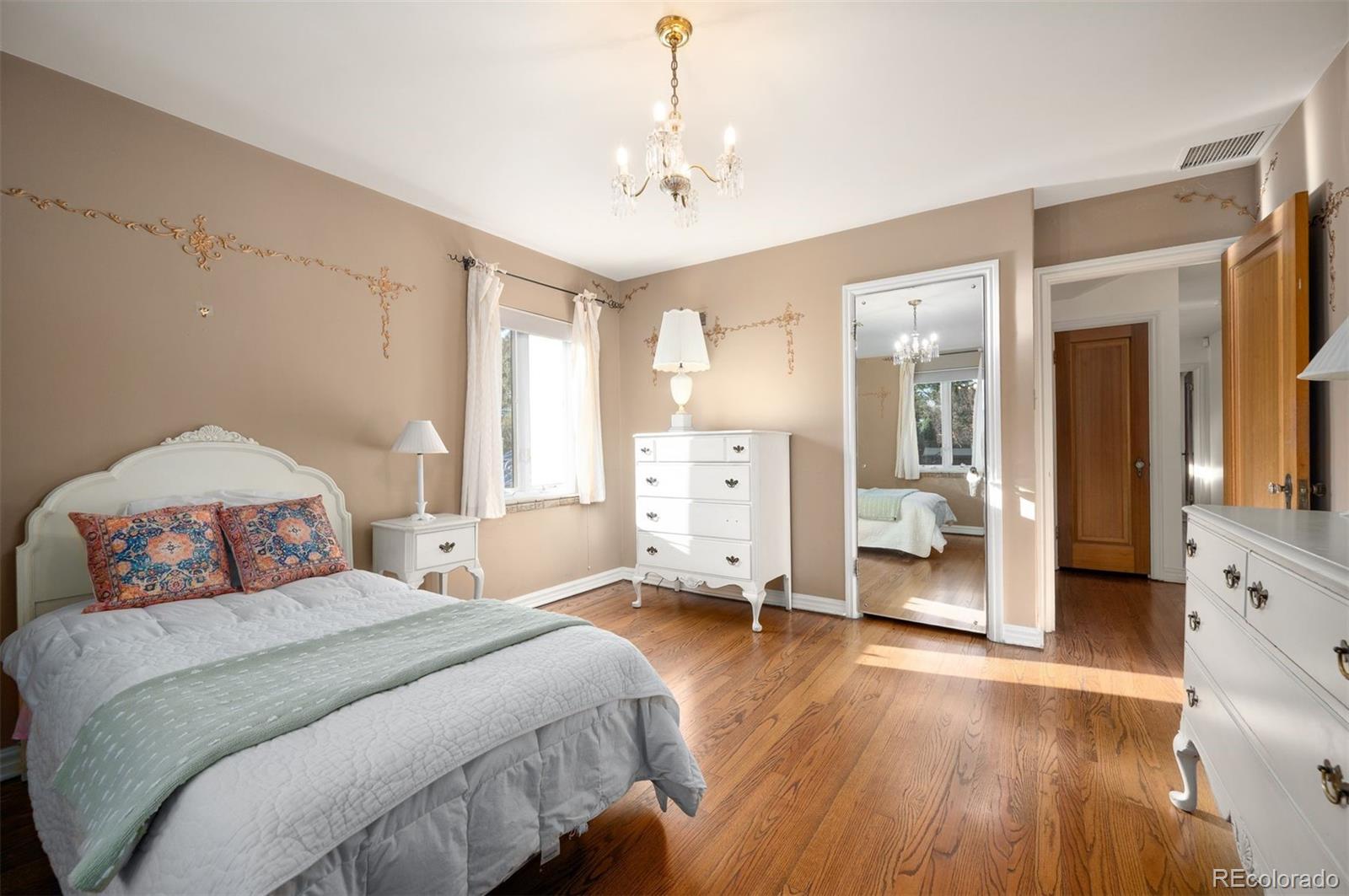 6 Ivy Lane