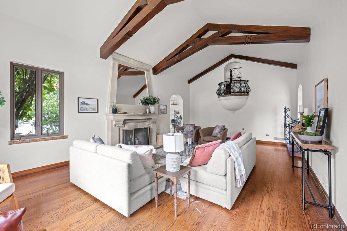 6 Ivy Lane