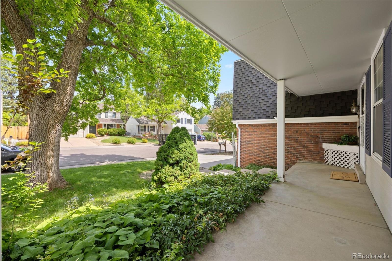 5808 E Hinsdale Place