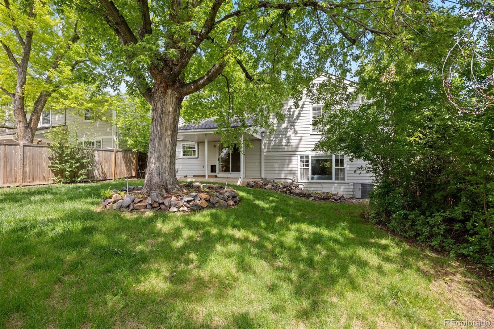 5808 E Hinsdale Place