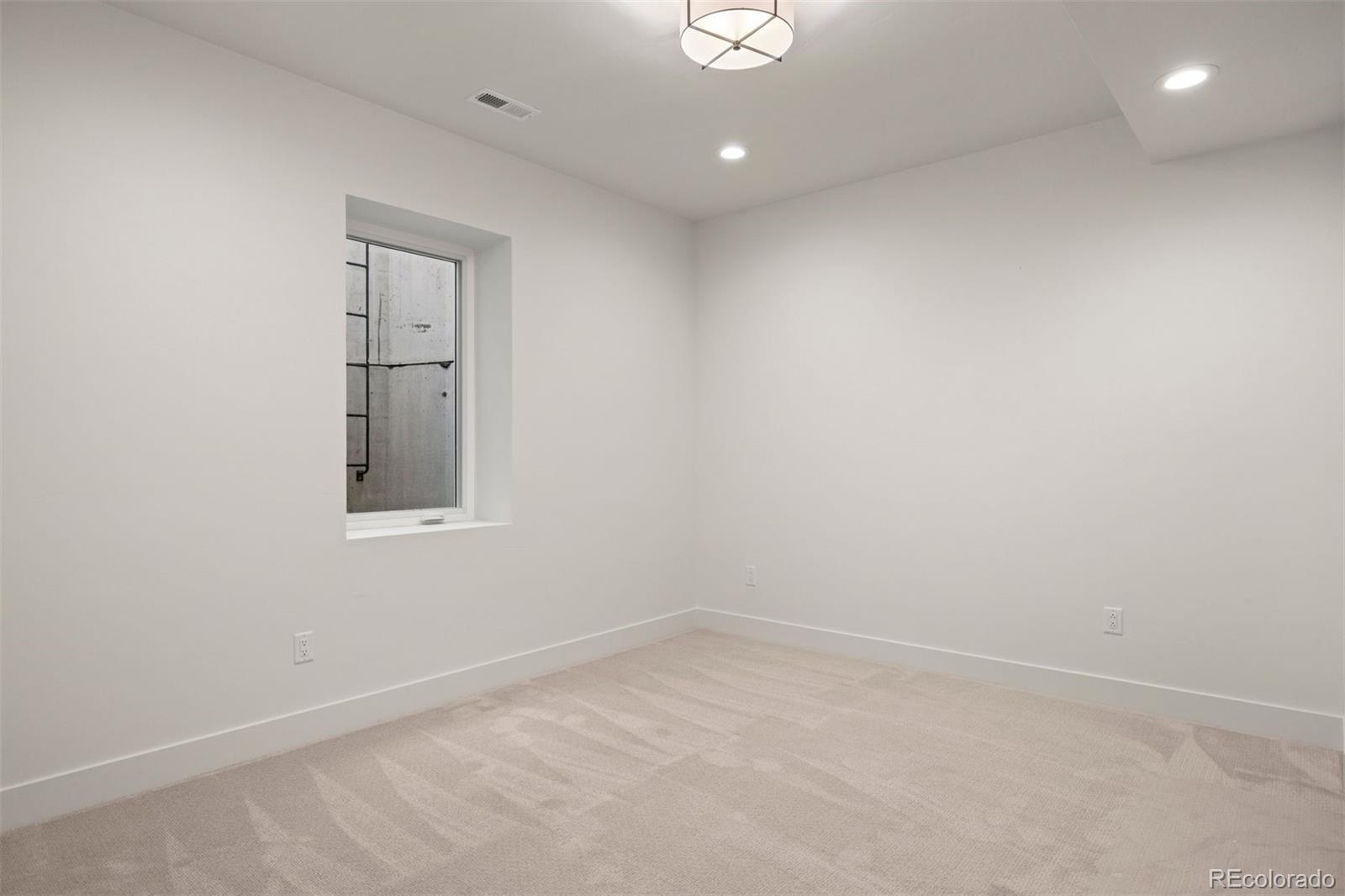 3153 W 26th Avenue Unit: L