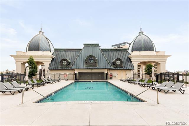 925 N Lincoln Street Unit: 4B