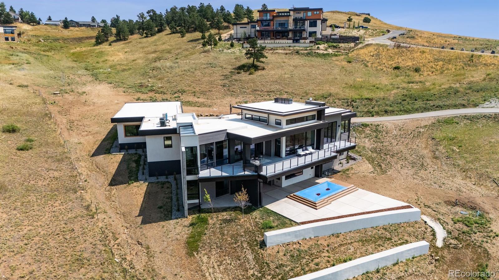 545 Strada Rossa Road